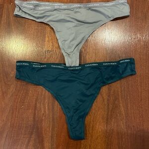 NEW Calvin Klein Thongs